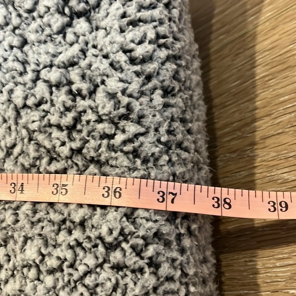 Simons Long Gray Sherpa Decorative Pillows (2 pack) - Picture 8 of 8